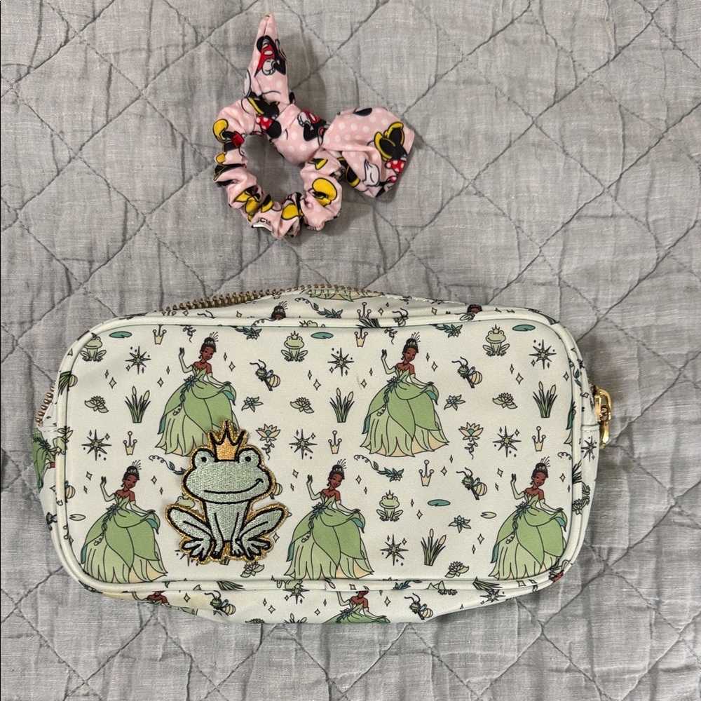 Stony Clover Lane, small Tiana pouch Pouch with mickey and Minnie Scrunchie